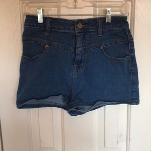 URBAN OUTFITTERS High waisted denim shorts